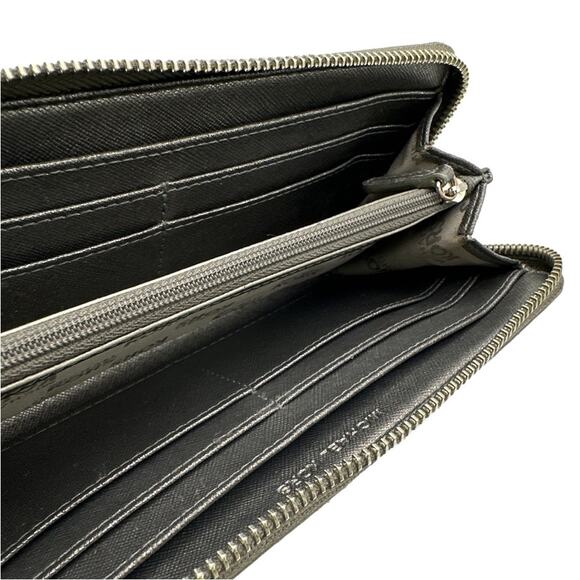 MICHAEL KORS Metallic Silver Signature Wallet - Picture 9 of 10